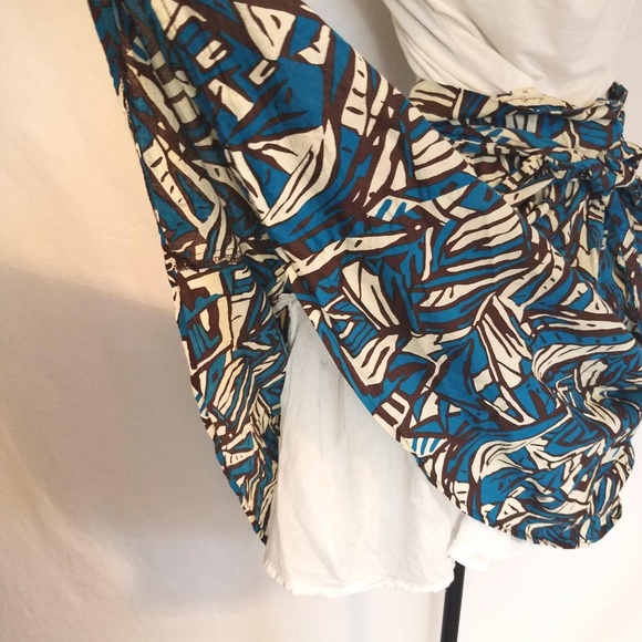 **SOLD** Forever 21 Flare Skirt - Picture 2 of 4